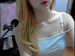 Mê Đắm Lồn Xinh Của Cô Em Họ