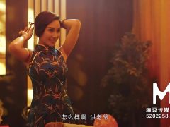 Đẩy Con Cu Ra Vô Cái Lồn Của Gái Xinh