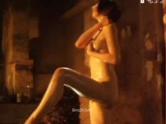 Chàng Trai Trẻ Lén Nhìn Cô Em Hàng Xóm Tắm