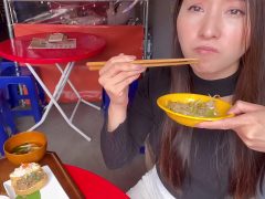 Mệ Đắm Sắc Đẹp Mỹ Miều Của Em