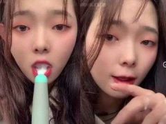 Nữ Sinh Đứng Đầu Trường Nhờ Thành Tích Banh Lồn Cho Giáo Viên Đụ