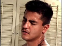 Anh Chàng Hot Boy Trở Thành Idol Săn Lùng Tròng Giới Chơi Gay