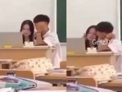 Clip Giáo Viên Chủ Nhiệm Cùng Nam Sinh Trò Chuyện Thân Mật Trong Lớp Học Cực Hot