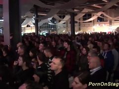 Chơi Pullic Cùng Các Cô Em Gái Les Non Tơ